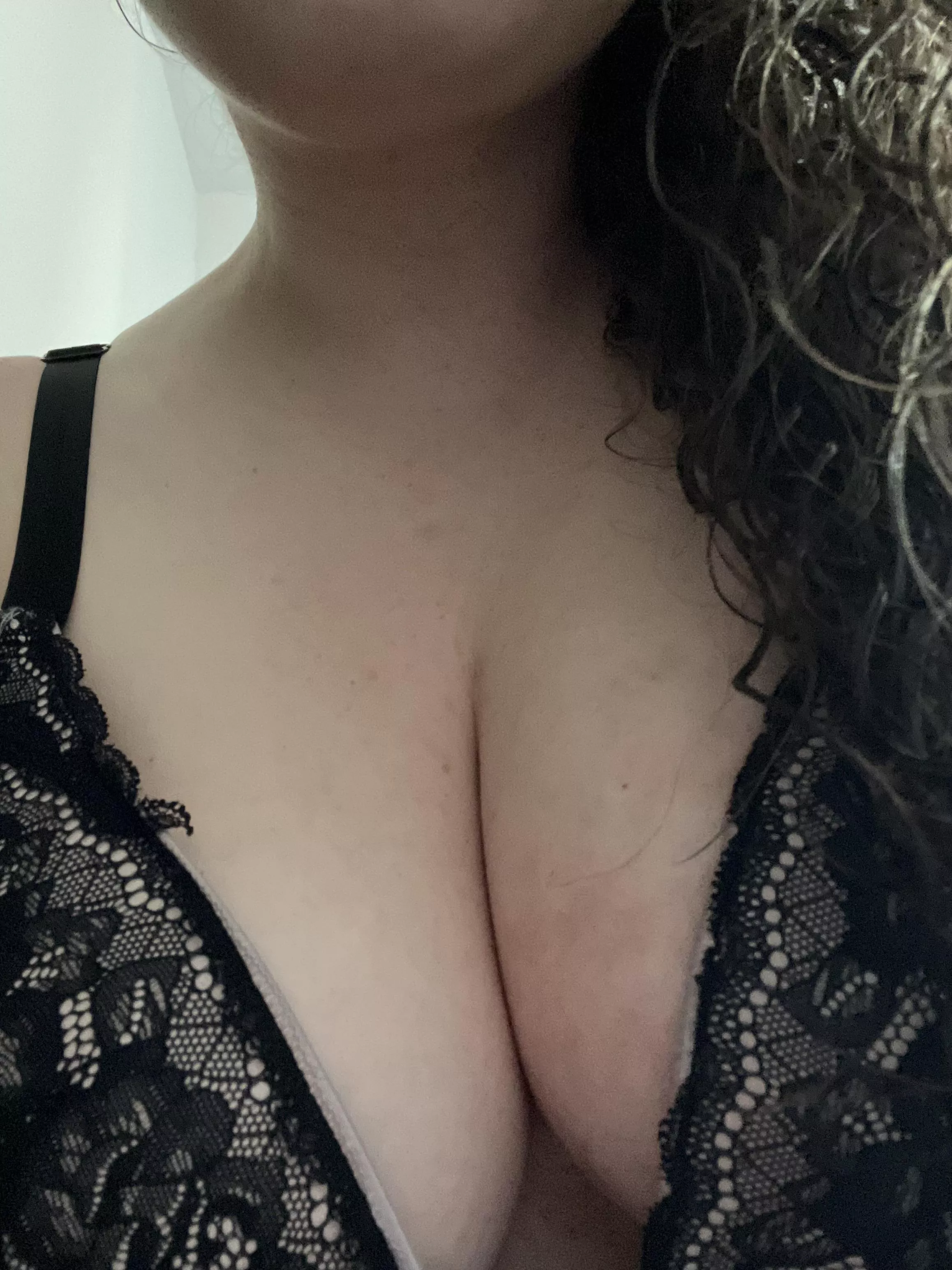 Happy Friday! 😘 posted by EstrellaLuna8