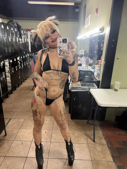 Harley Quinn eat your heart out by missmayhem666