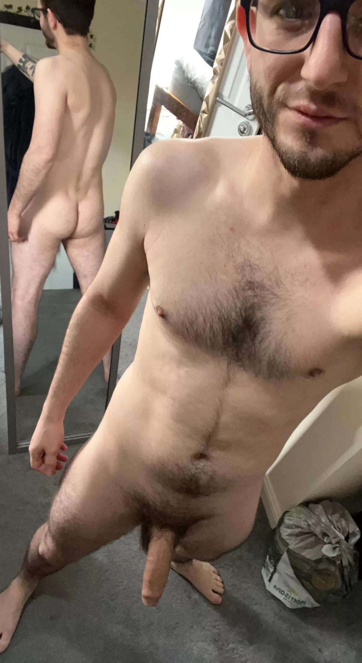 Here’s a good look at me posted by traveese2