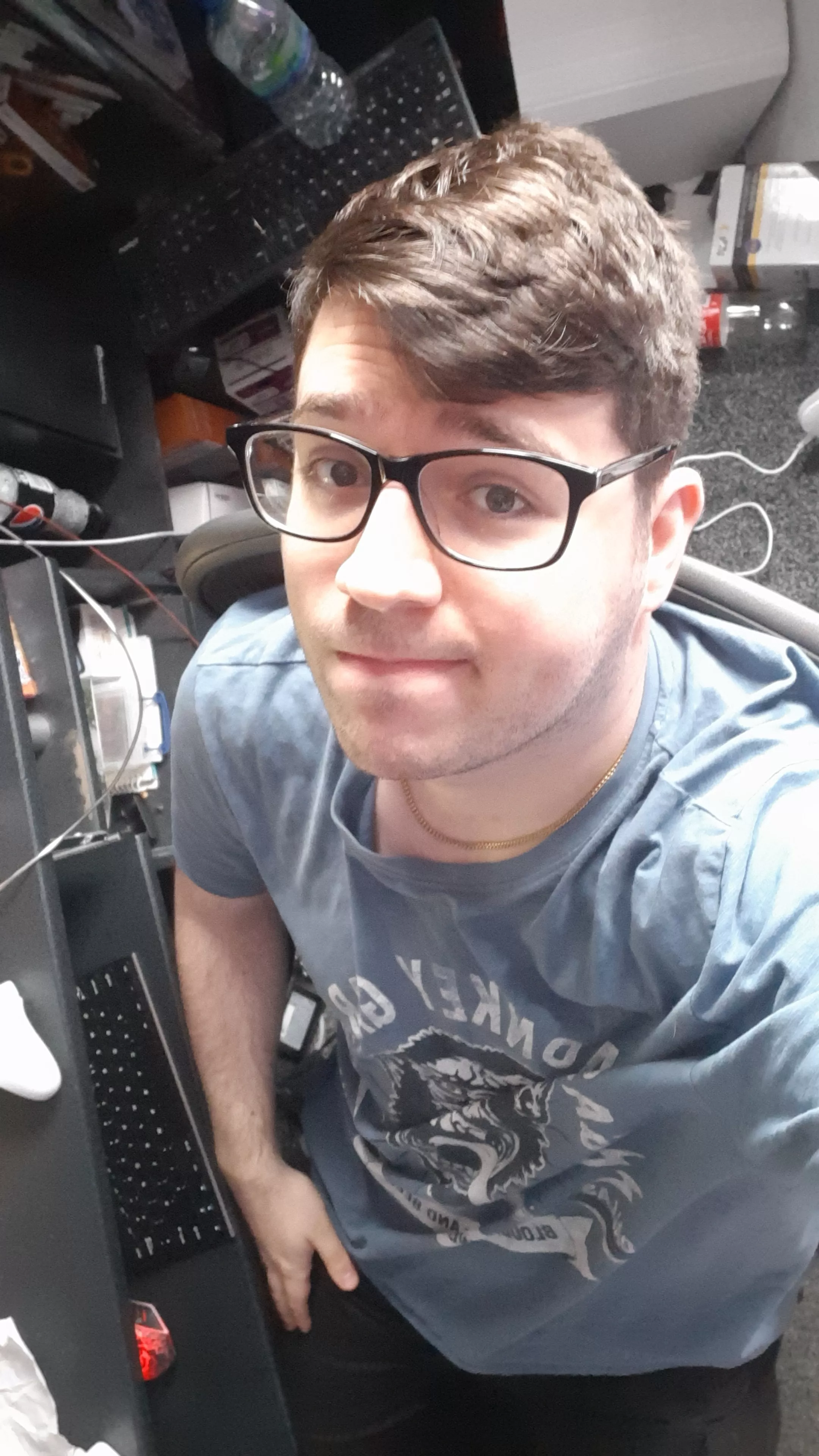 home alone for the weekend and no idea what to dooooo. also hi bros posted by MrMyster11