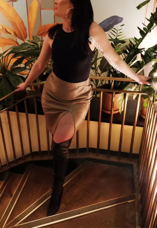 how do you like my leather outfit? by abbie_unmasked