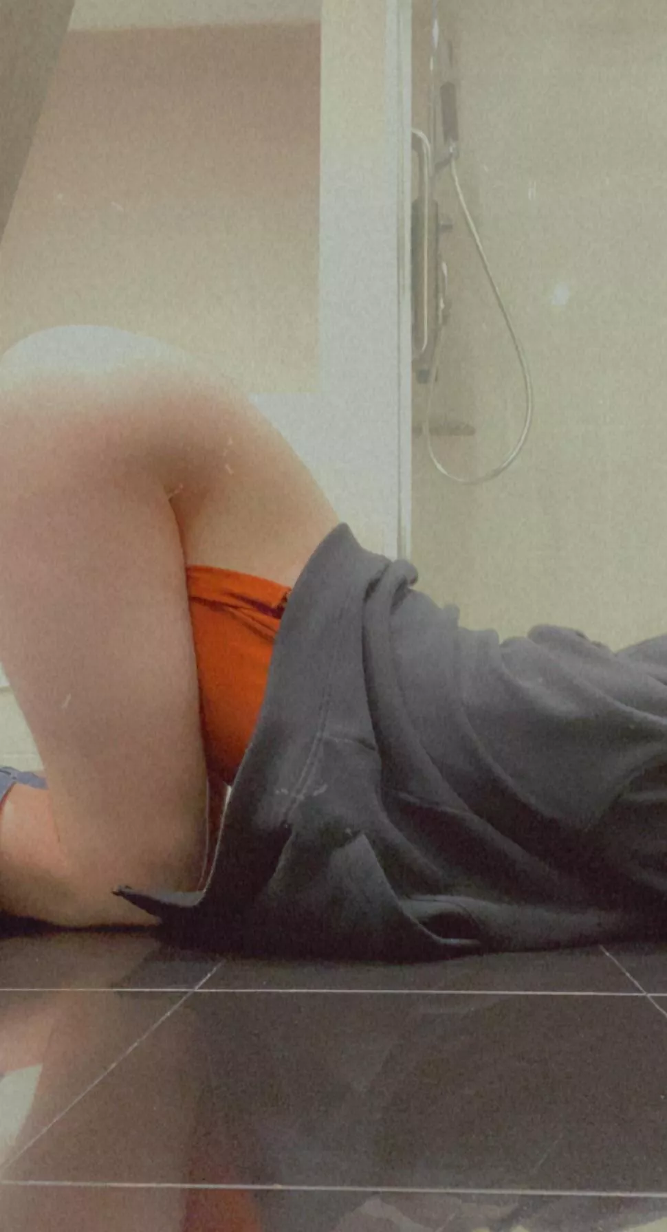 How's my arch? posted by StarlightFemboy