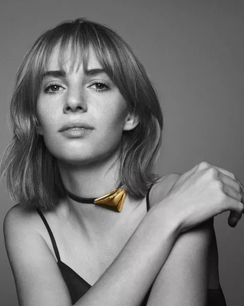 I got an hour and I would really love to cum for Maya Hawke by BoiledMilkOnHead