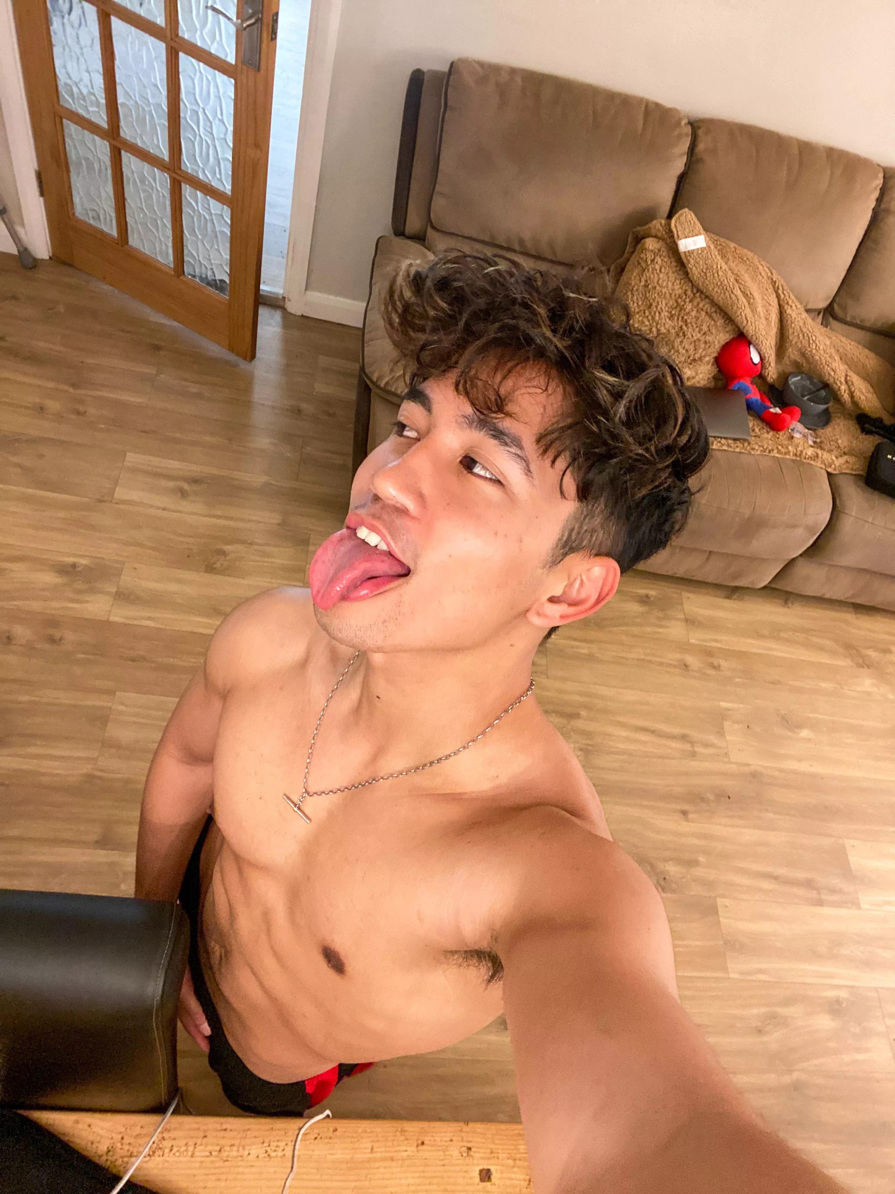 i look better naked posted by suaveliciouss