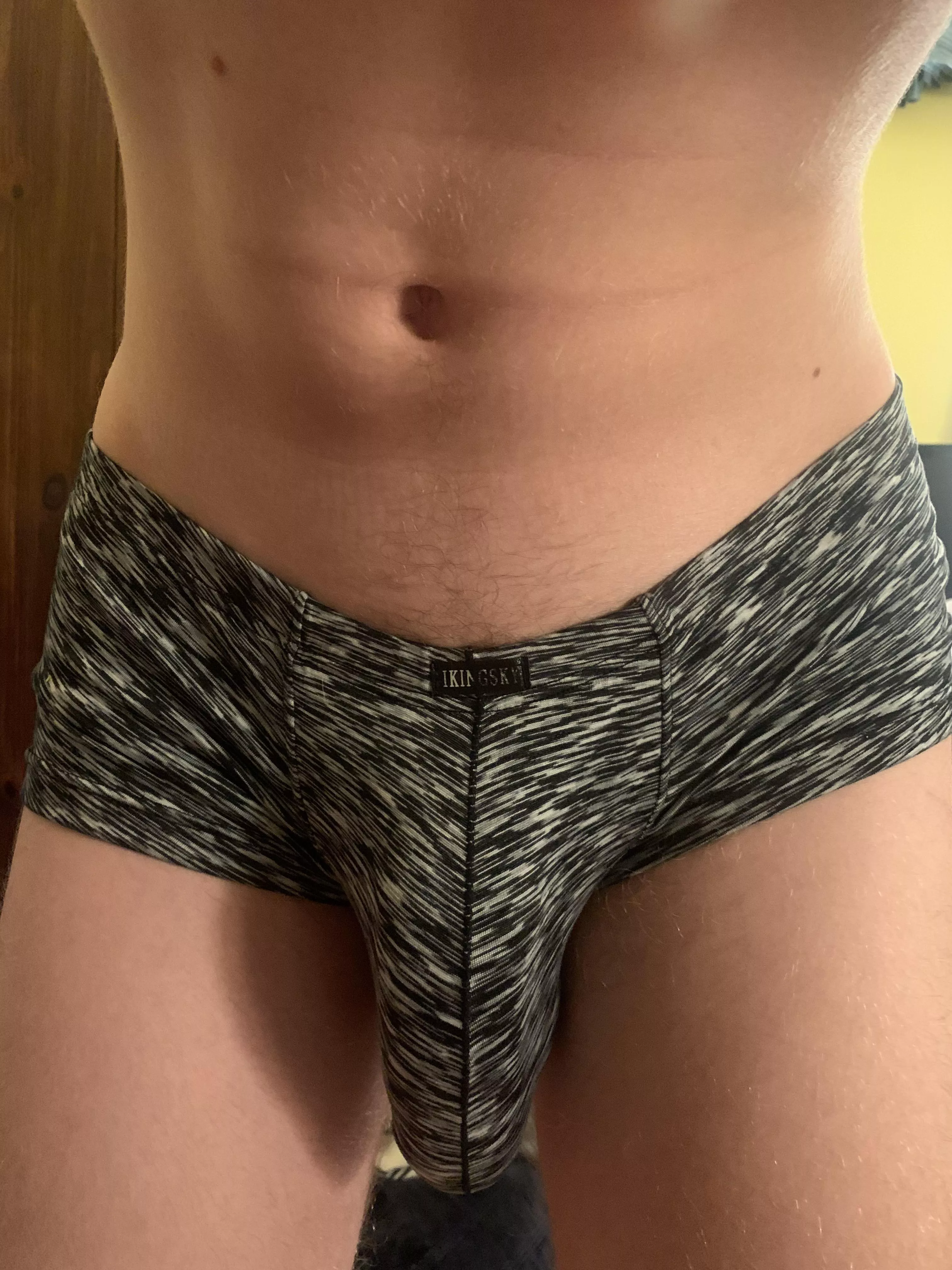 Ikingsky pouch black posted by throwaway532899