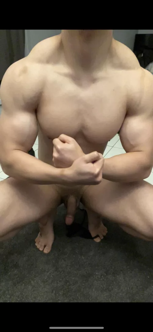 Im getting huge (M) by MuscleBoi1337