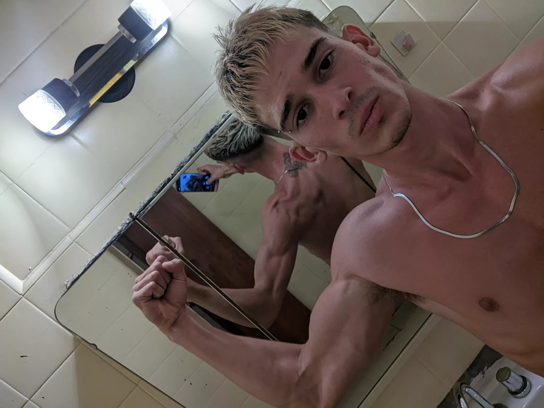 I'm horny babe 🥵🥵😼 do u wanna play with me? posted by Dry-Interaction2635