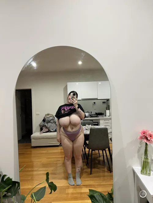 look at me by arifaith011