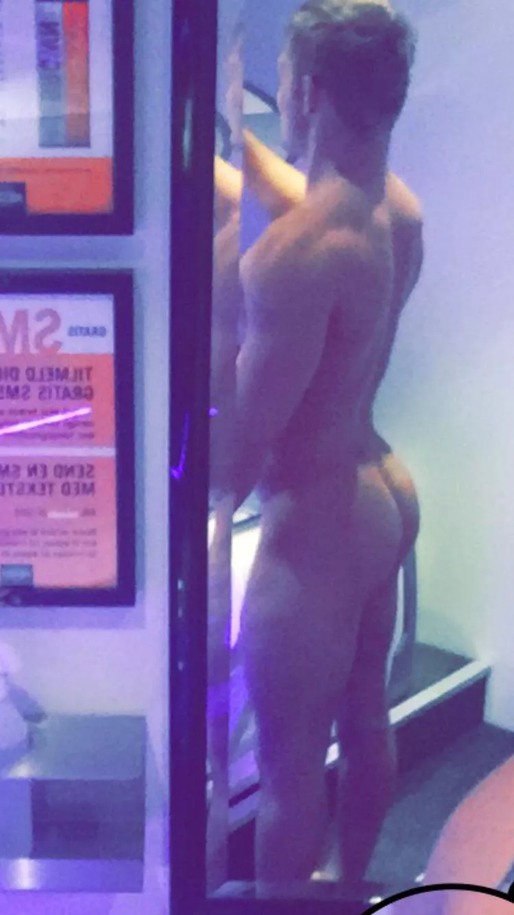 [M] working on that tan, after a hard gym session posted by Zealousideal_Ad_5187