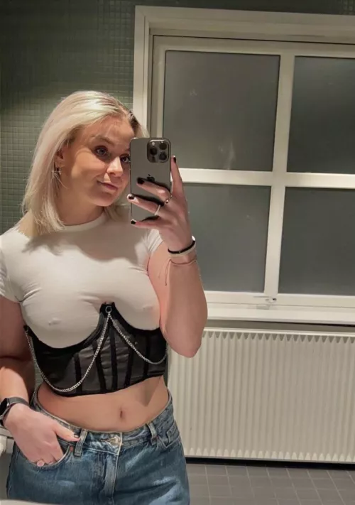 Mirror mirror by ttbbttm