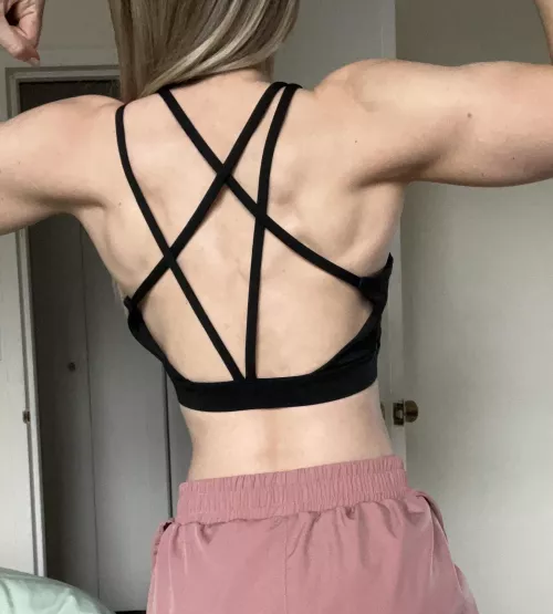 my back is getting bigger ;) by Petitenfit