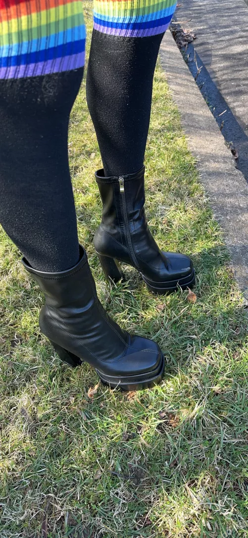 New boots by harleyrey