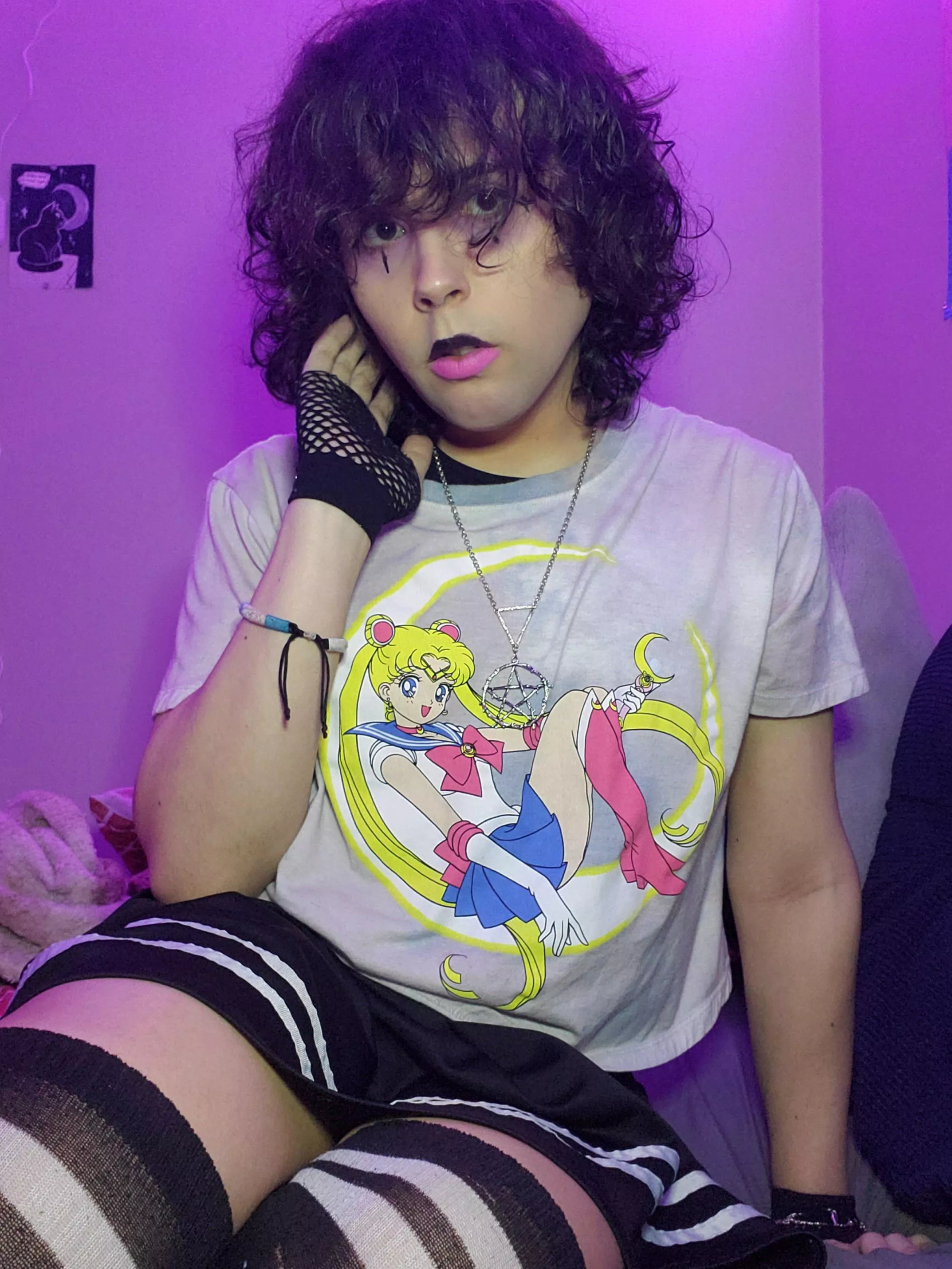 pink 💗 // black 🖤 posted by teezyback