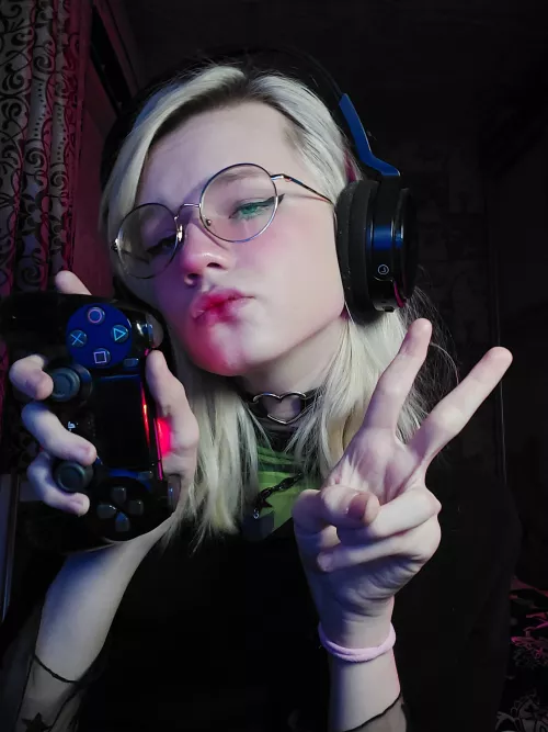 ready to stomp some noobs >:3 by ImpressiveAd2927