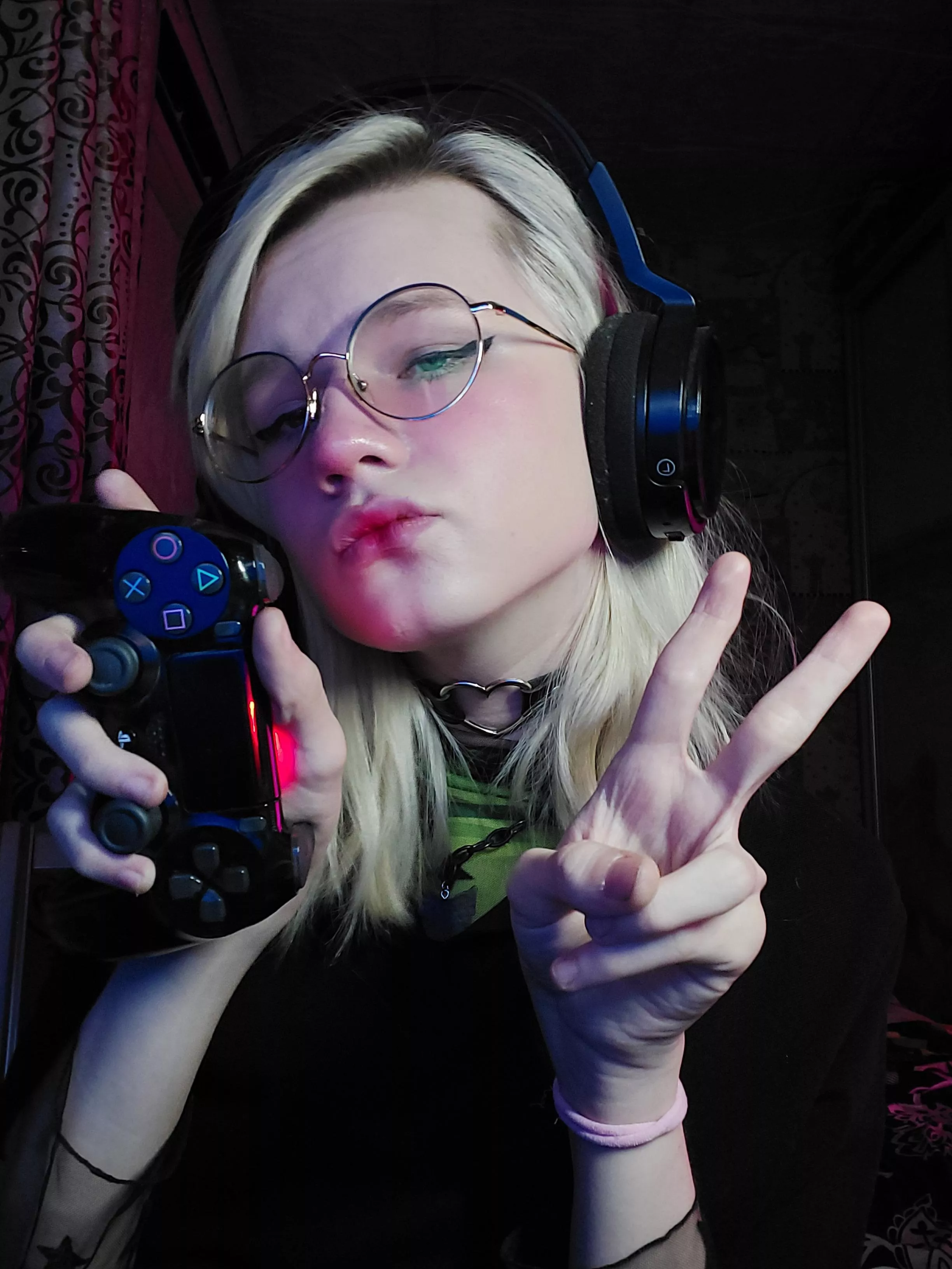 ready to stomp some noobs >:3 posted by ImpressiveAd2927