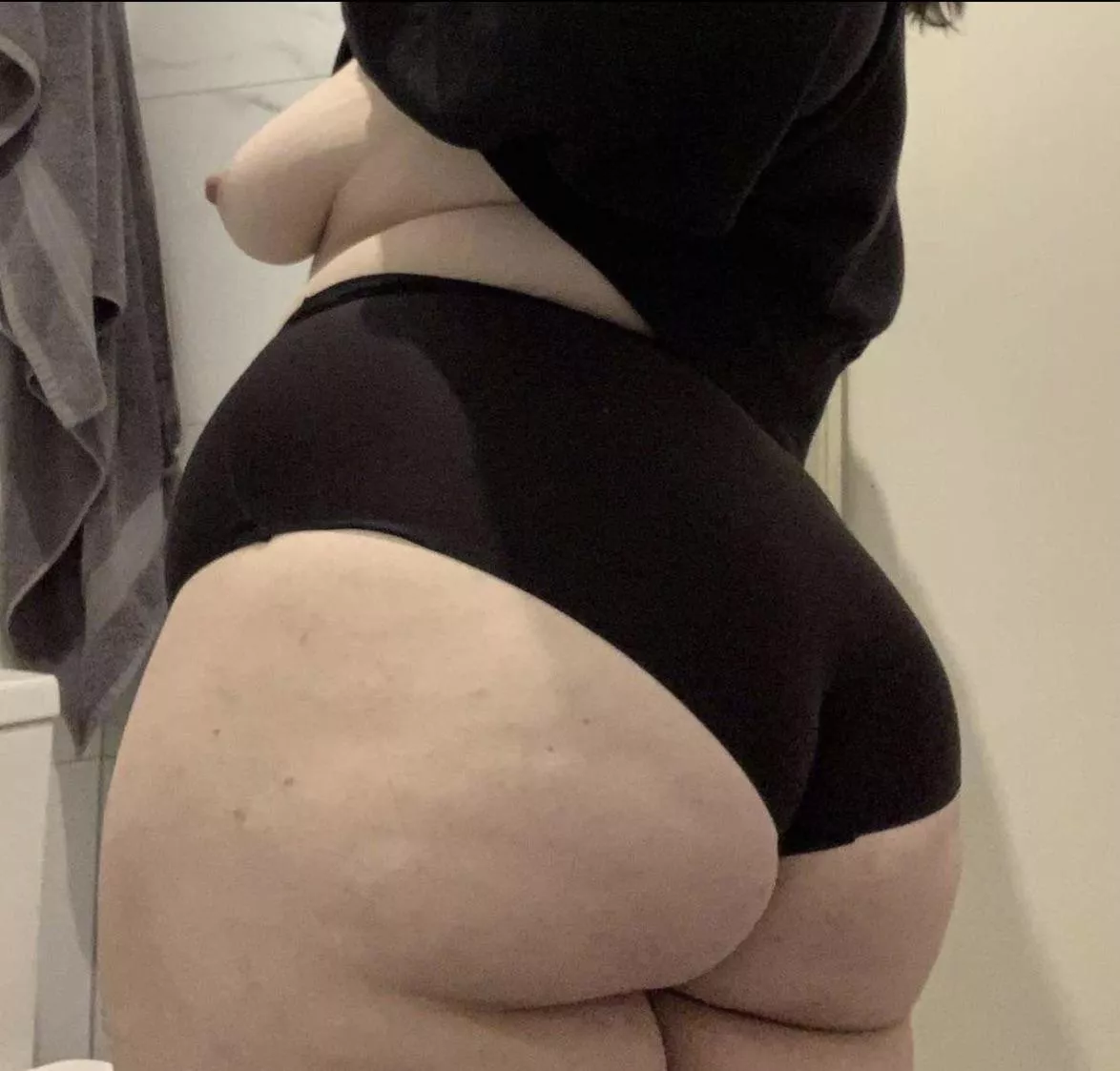 Rip these off and devour me posted by OrganicBar1312