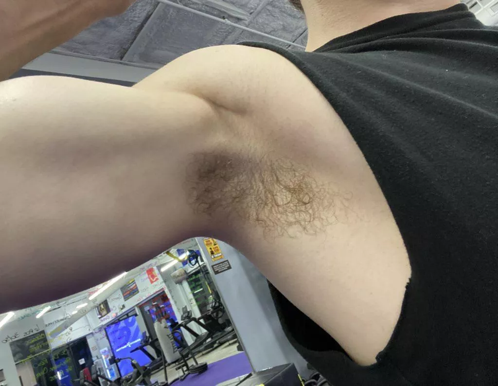 Sweaty armpit at the gym. Come lick it posted by Bonesboy_4