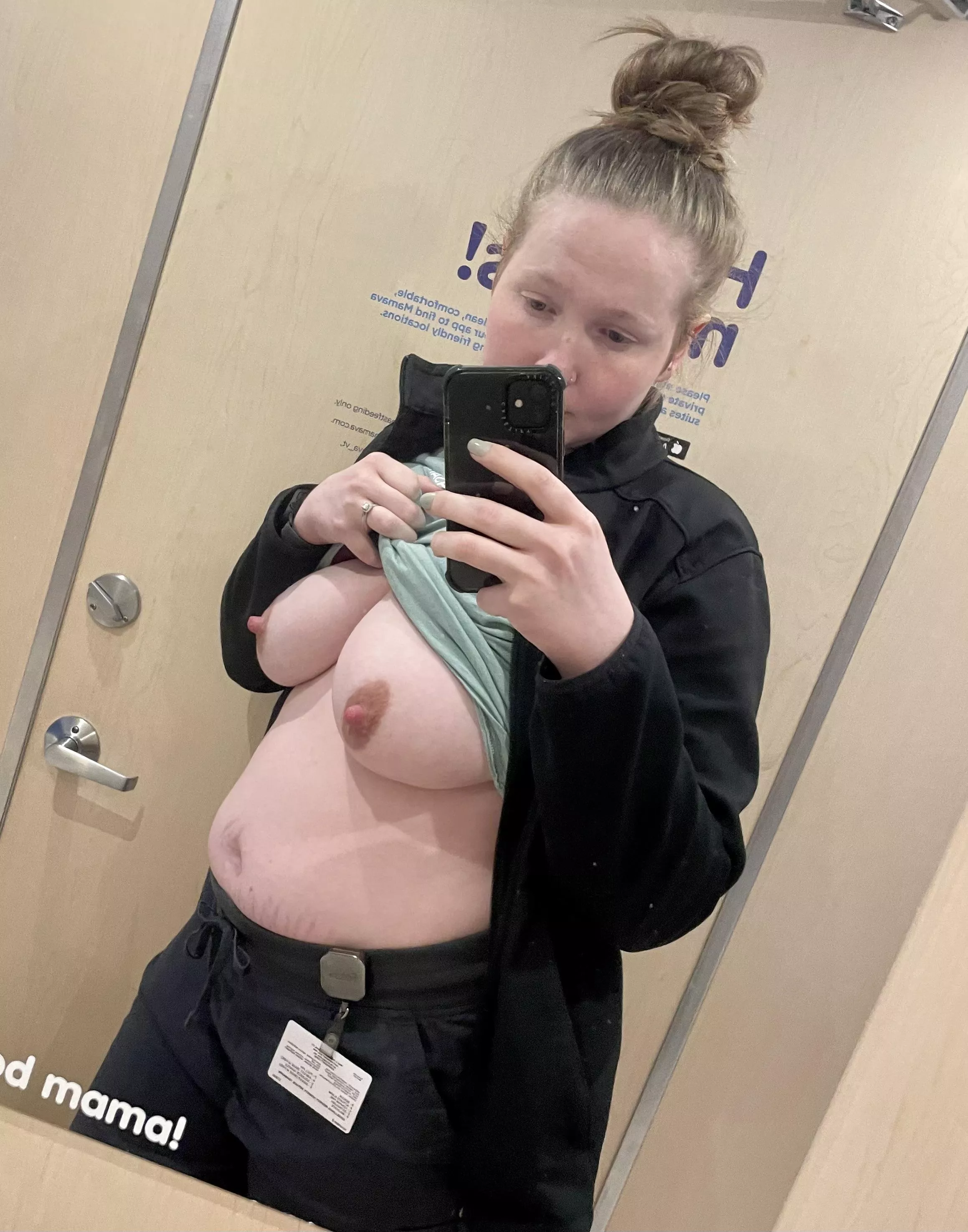 Tits out at work [F] posted by MB2022PG