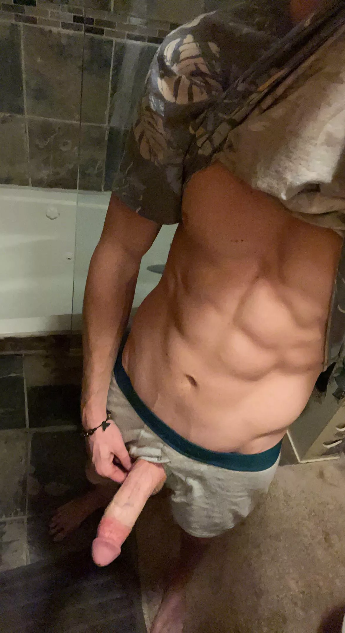 We have a surprise guest today 🙈 posted by frankyr101