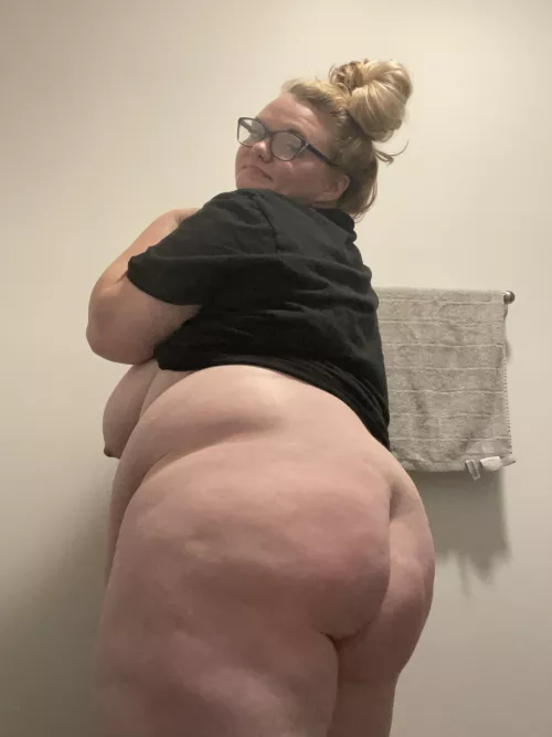 You wanna eat it don’t you? by TripleDDD95