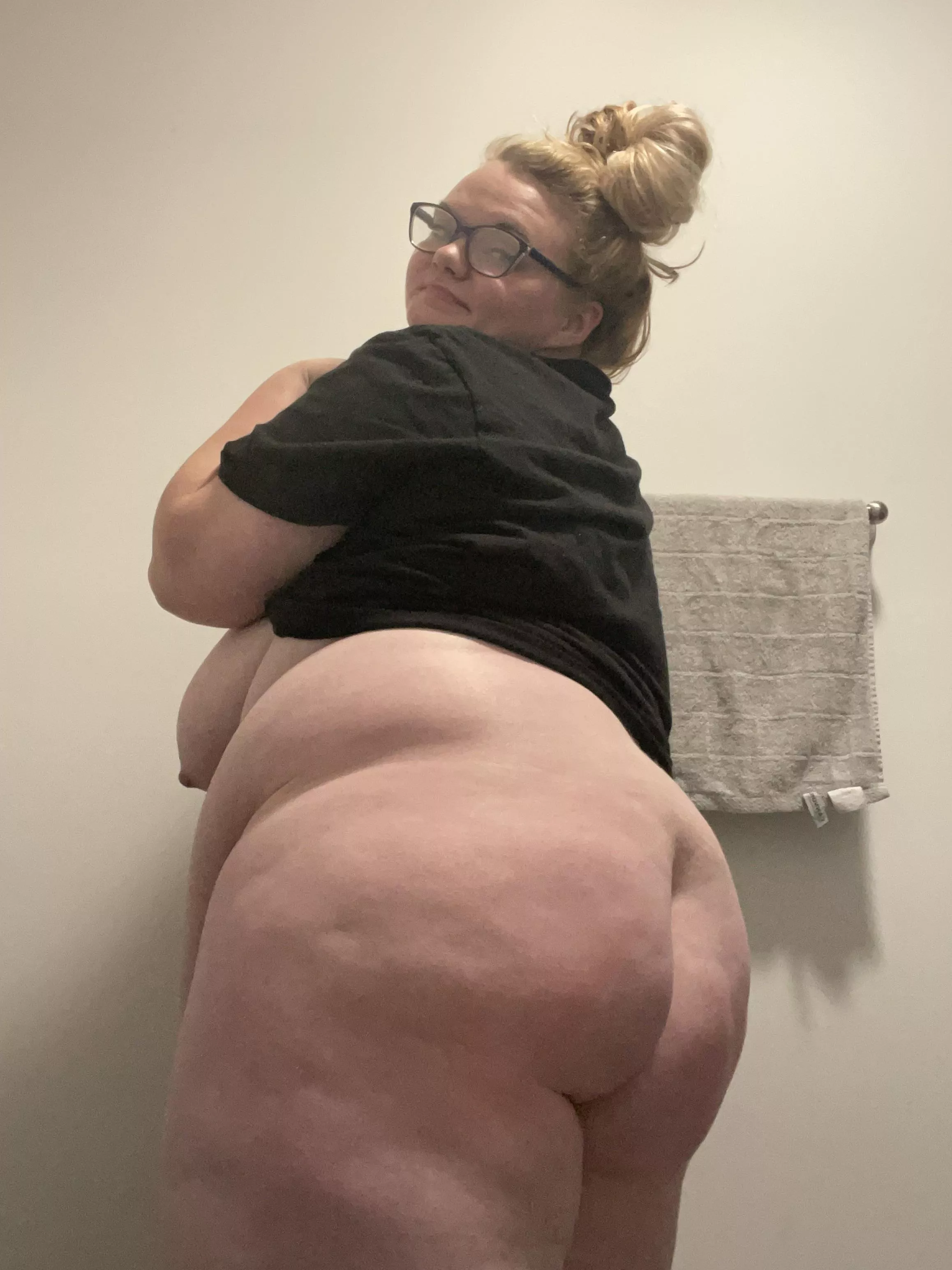 You wanna eat it don’t you? posted by TripleDDD95