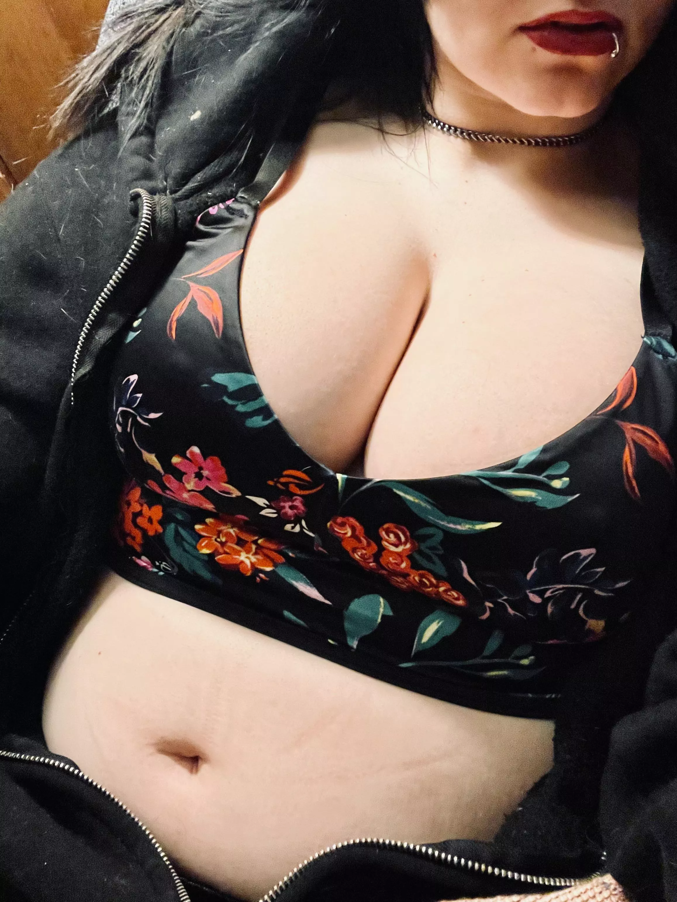 16 weeks and my boobs are 😩💚 posted by teenage_death_goil