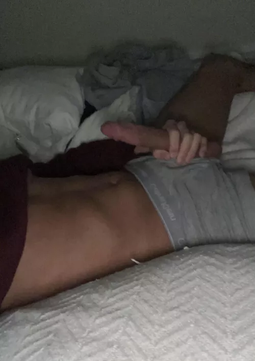 22m looking for jerkbuds, 18-25 no face, fit & hung by jointandjerk