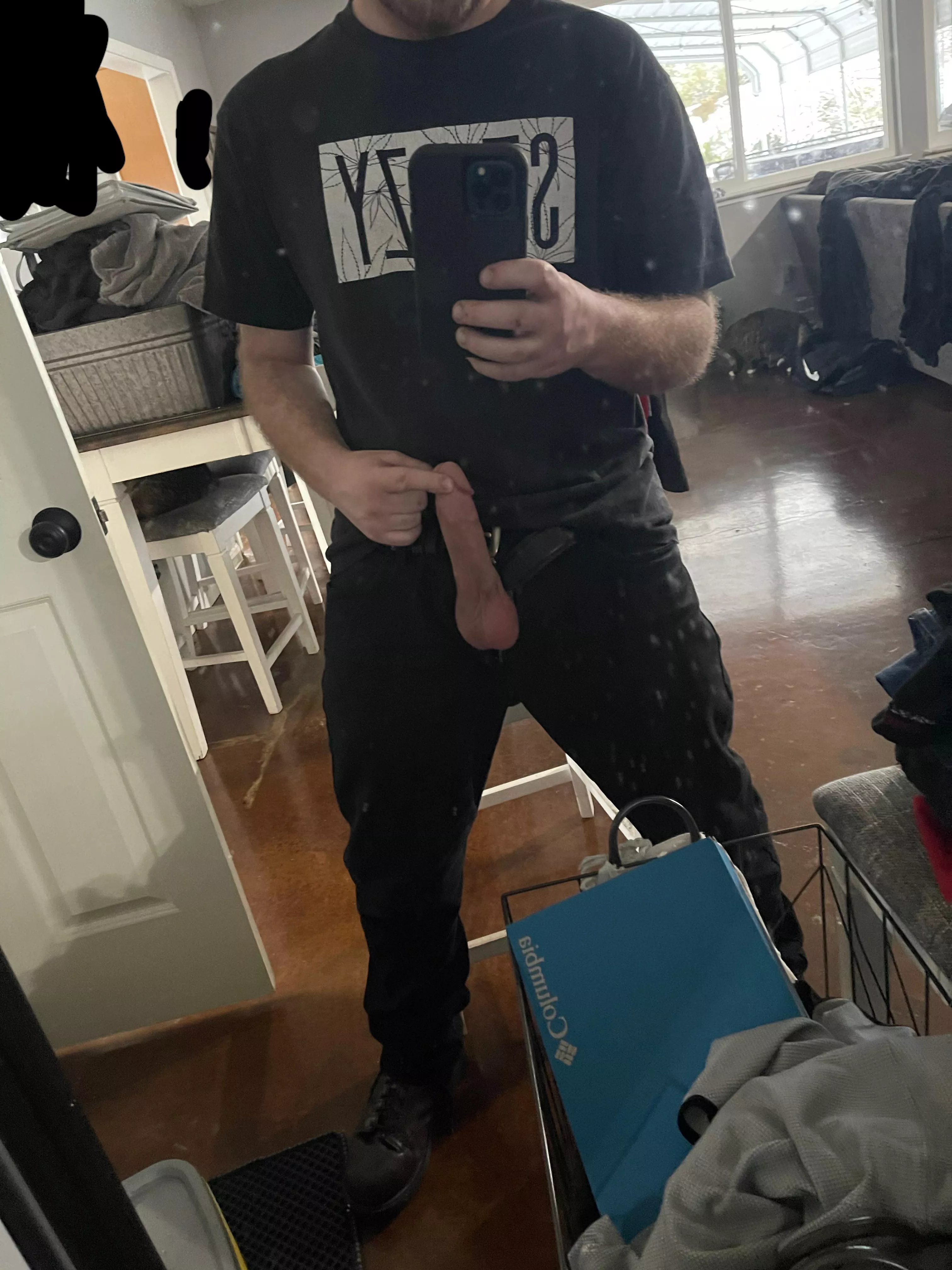 Any twink bottoms wanna come and help 👀 posted by Moistmolerat24_