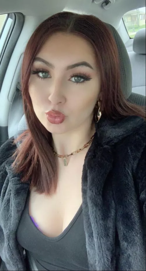 Bra showing by Badlands_Chunggus