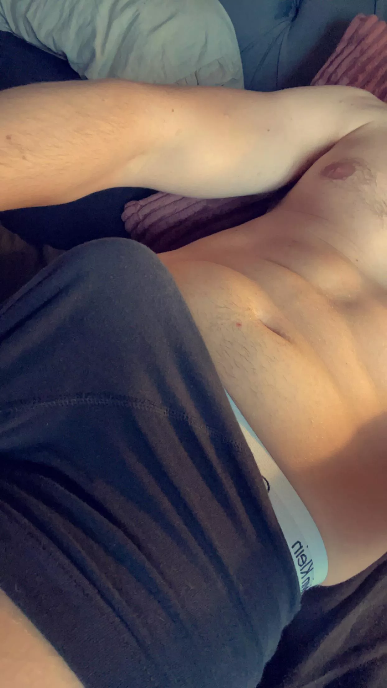 Chillin in bed posted by Capital_Regret_1877