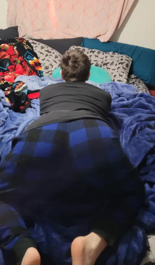 Do my these pants make my butt look good??? 🤔 by COLONwARMER