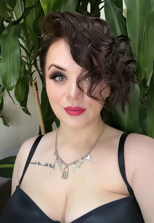 Do you like my necklace? by Domme_Vesper