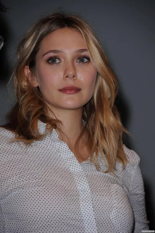 Elizabeth Olsen by Risk_Hopeful