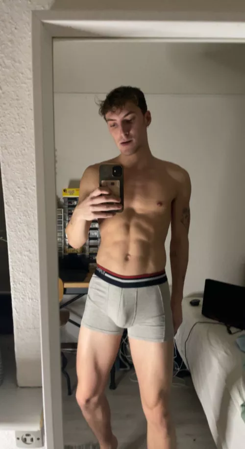 First post here! I'm normally at the dance studio but today, I'm ready to share this to the internet 🙈 hi everyone by whatisup13