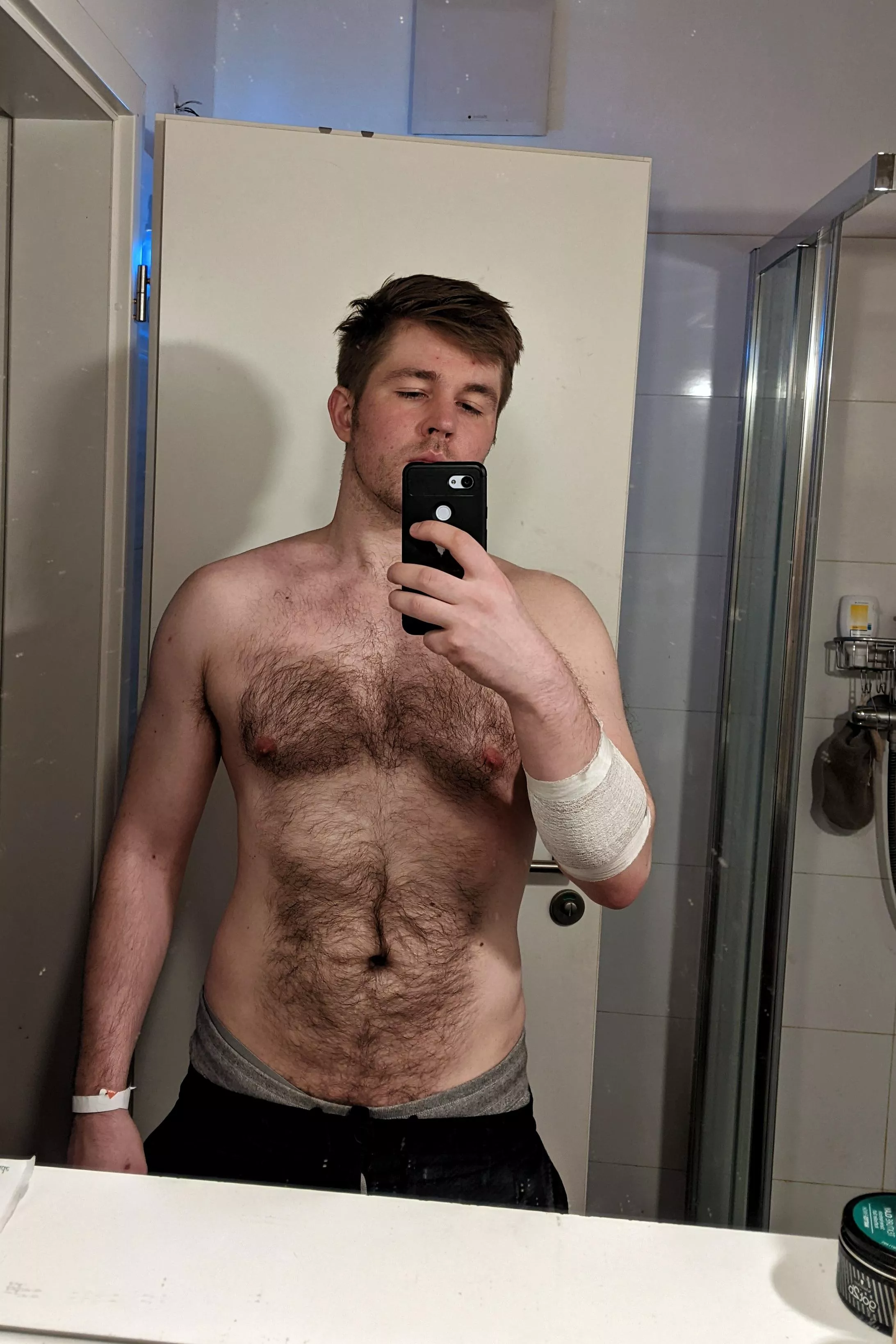 First visit home from the hospital 💪 posted by BruderEnoch