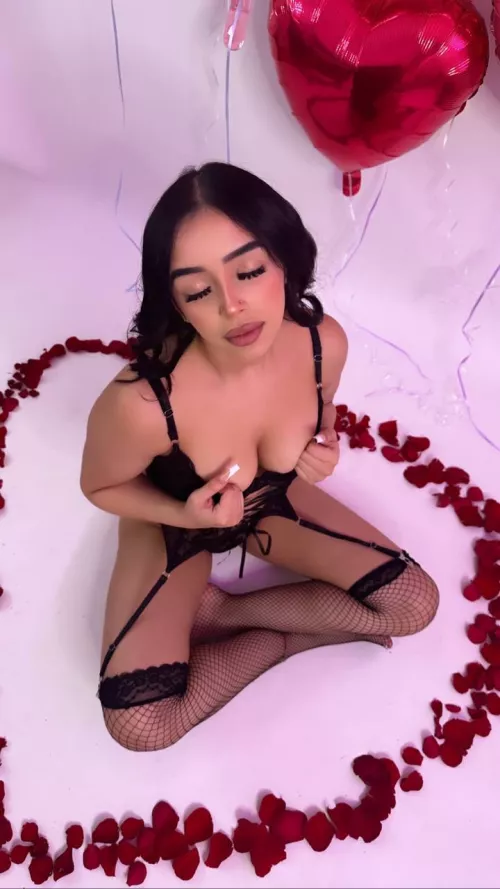 Fishnets always add a kinky side 🖤 by Arielbaby5