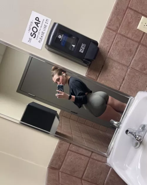 glute pump by claudiaely