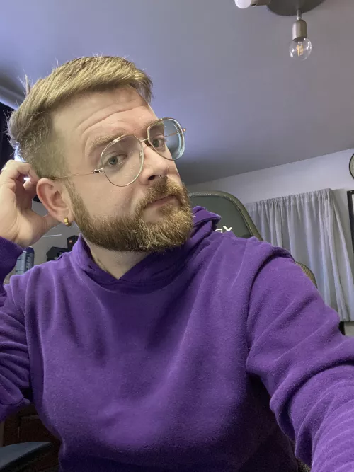 Happy Friday everyone! I usually don’t post without my hat on, but gave myself a haircut and a beard trim. 🥰 by Pokedilf