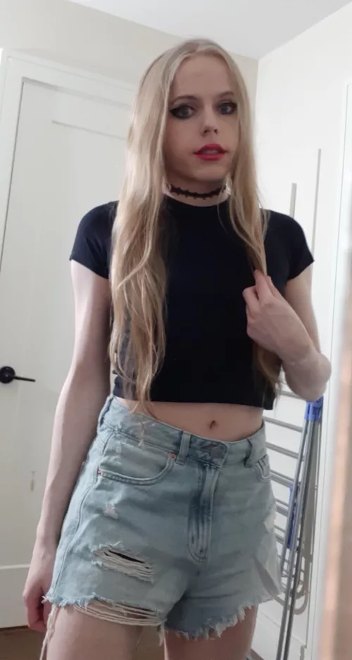 Hey, what're you looking at? by Puff_qt