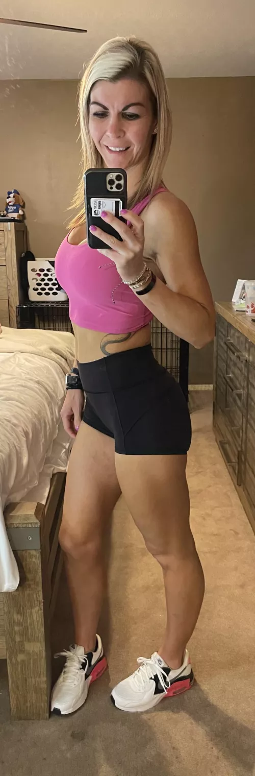 Hope your Friday is great! I got to hit legs and had a great workout! by fitnesswife1983