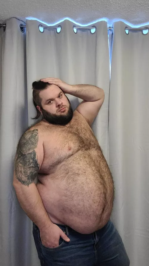 I bet you'd like to see my hairy pit! It's smelly today by JustIgnoreMe01