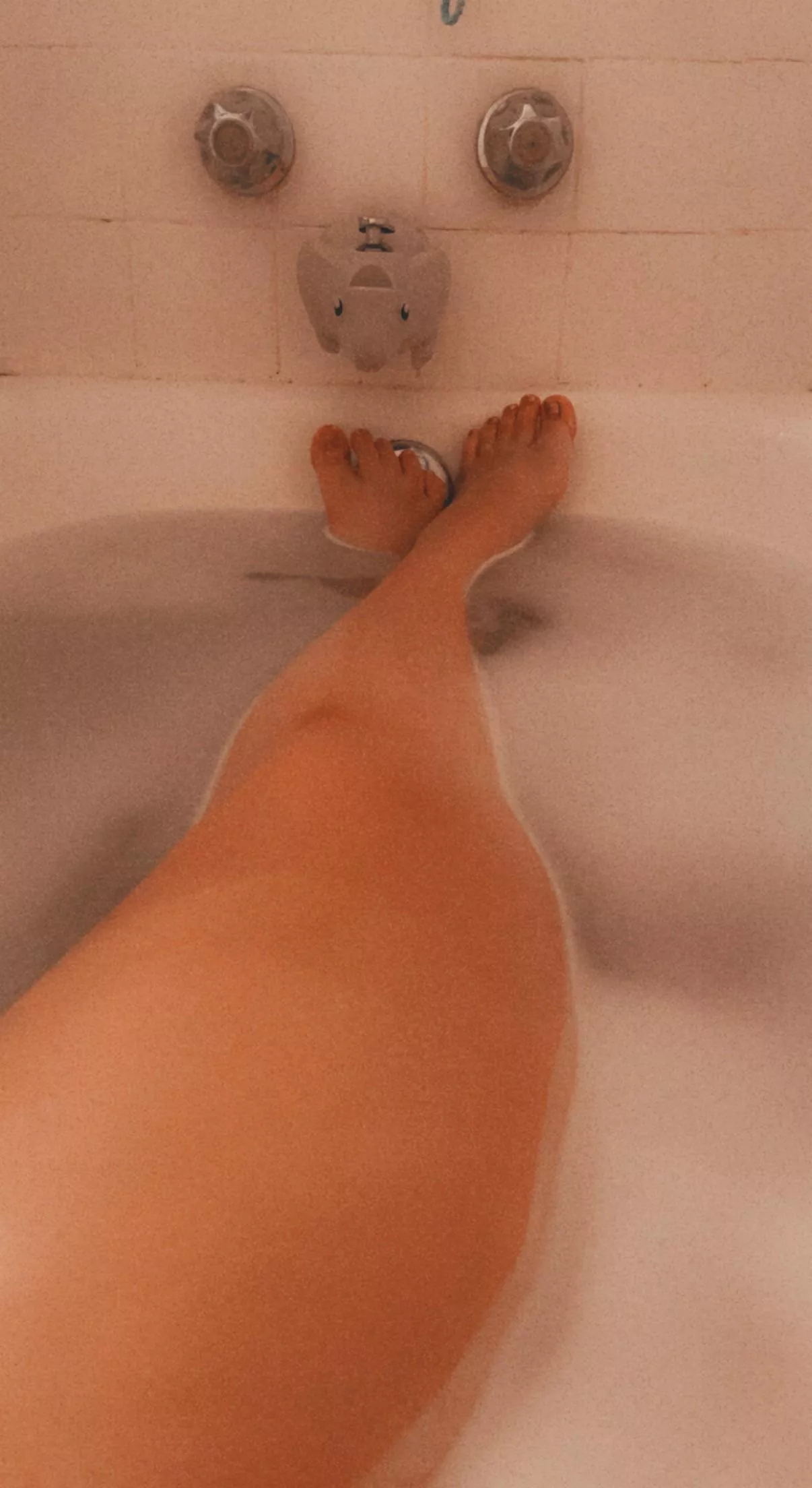 I feel like I have pretty feet 🙃 posted by miss_moira