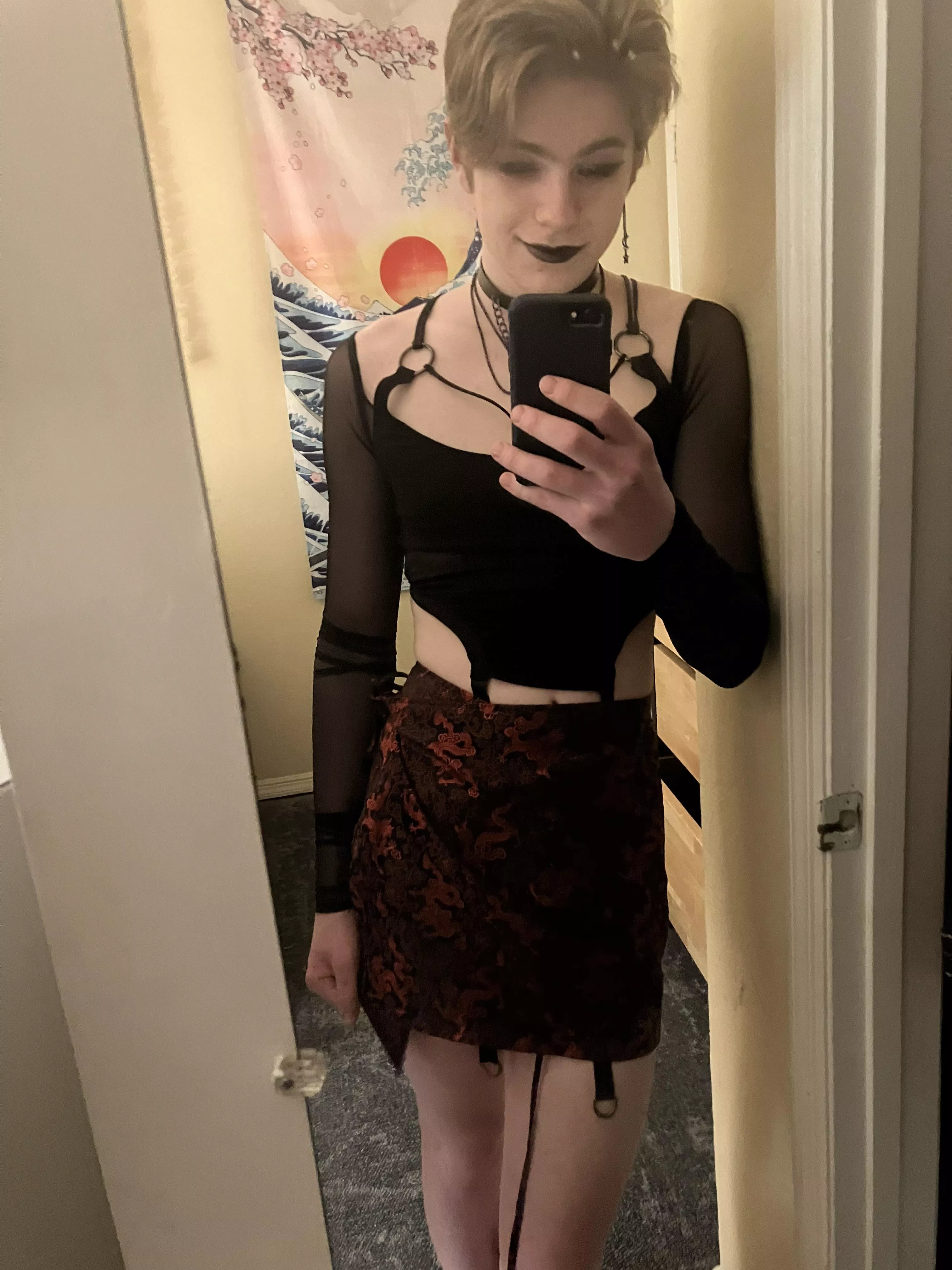 i really like how i look in a darker color scheme! posted by femboy-nate