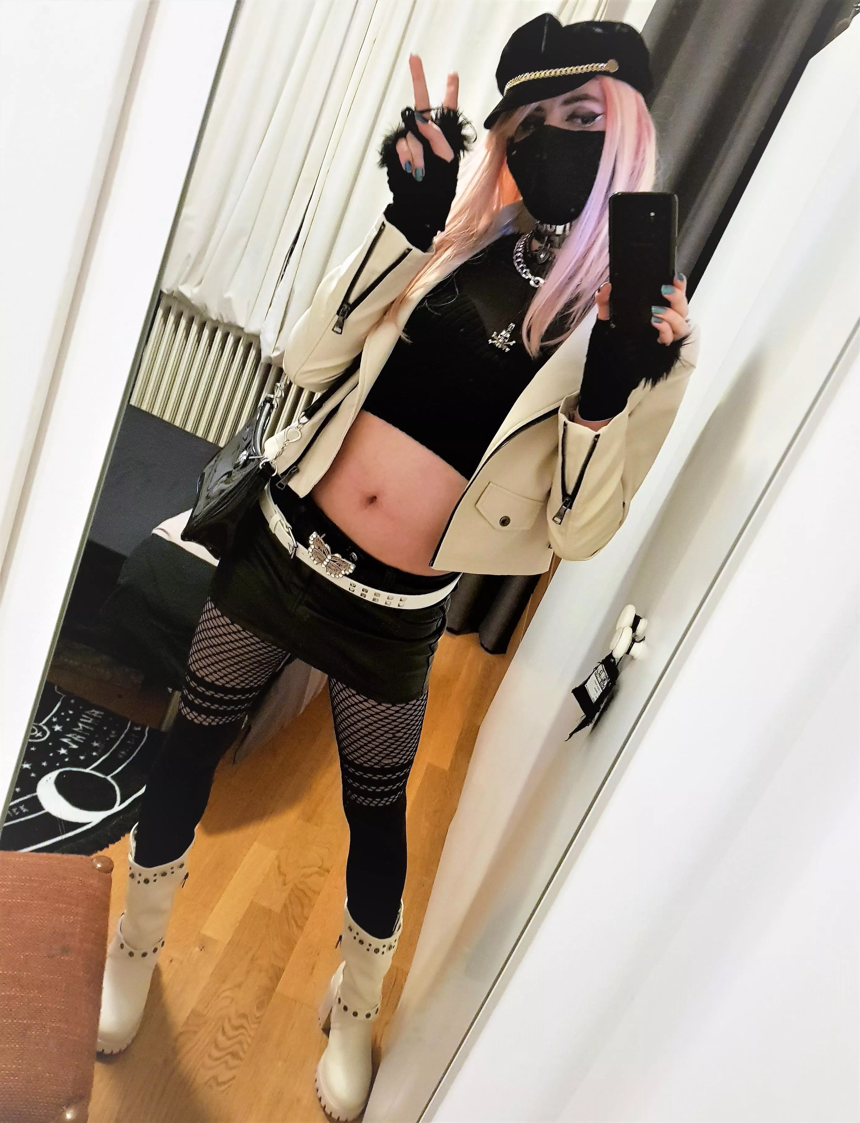 I went shopping today 👌💖 posted by ShadowPrincessN7