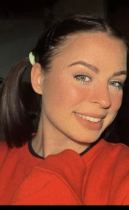 if you cumtrib this picture on video on second screen for me on snap, i will reward you her x videos, dm me or add my snap- qurruk by gherhe