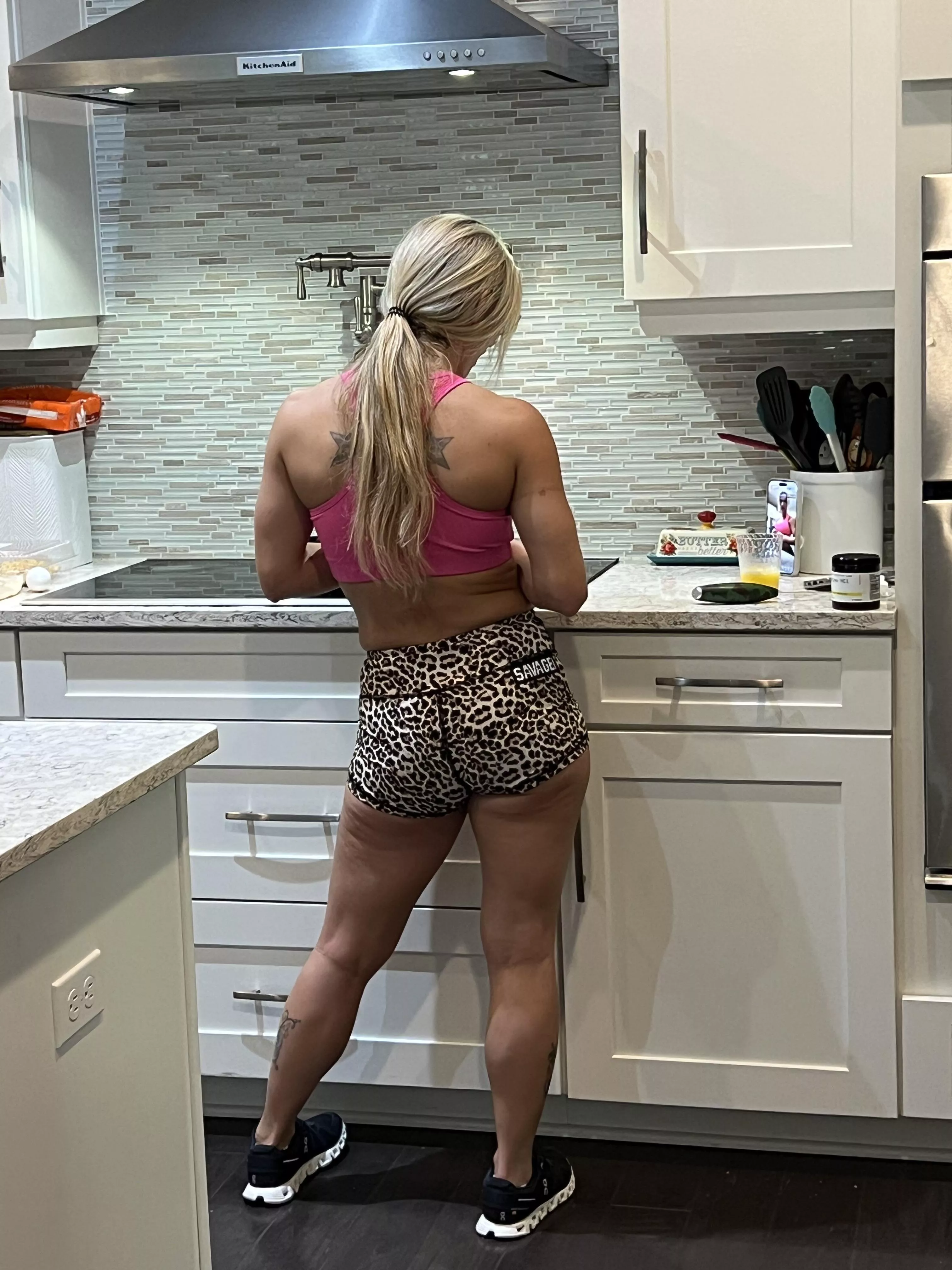 I’m waiting for you after the gym posted by hotsouthernfreedom