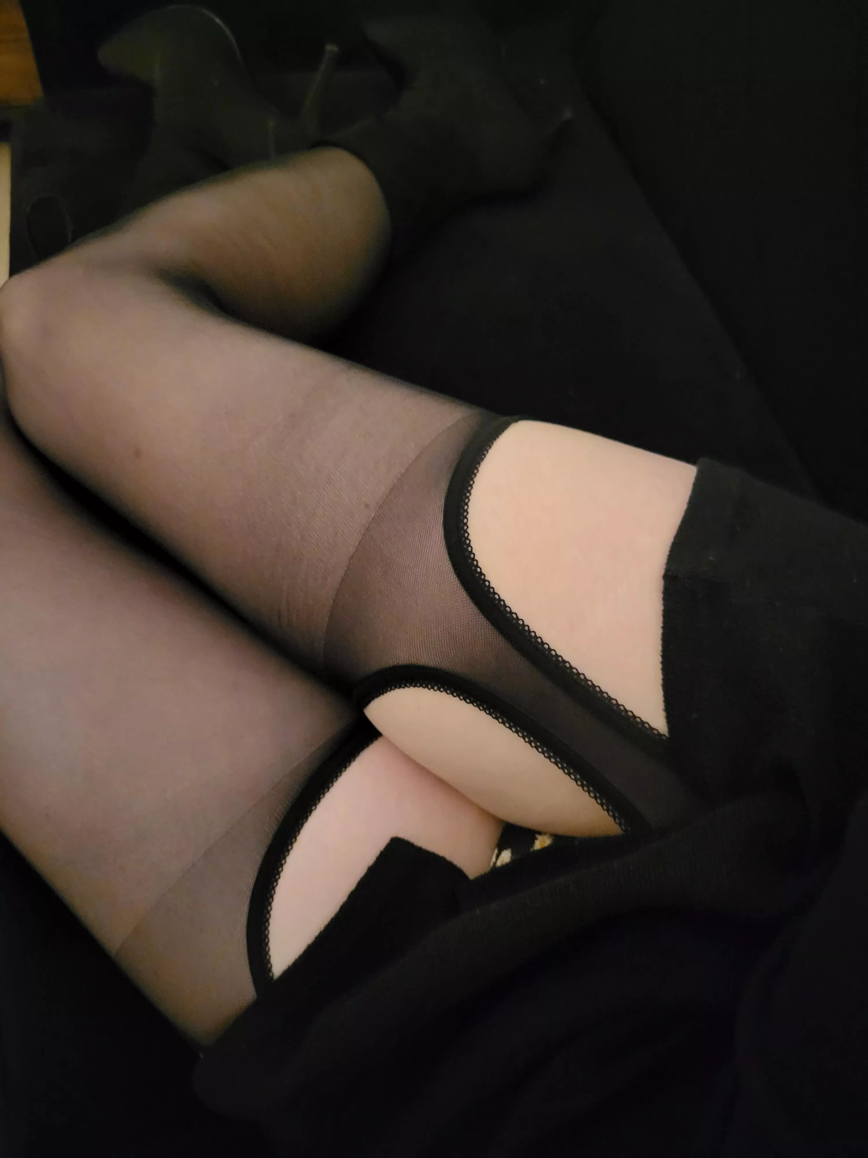 J adore que l on m offre des collants 😜 posted by magalie59