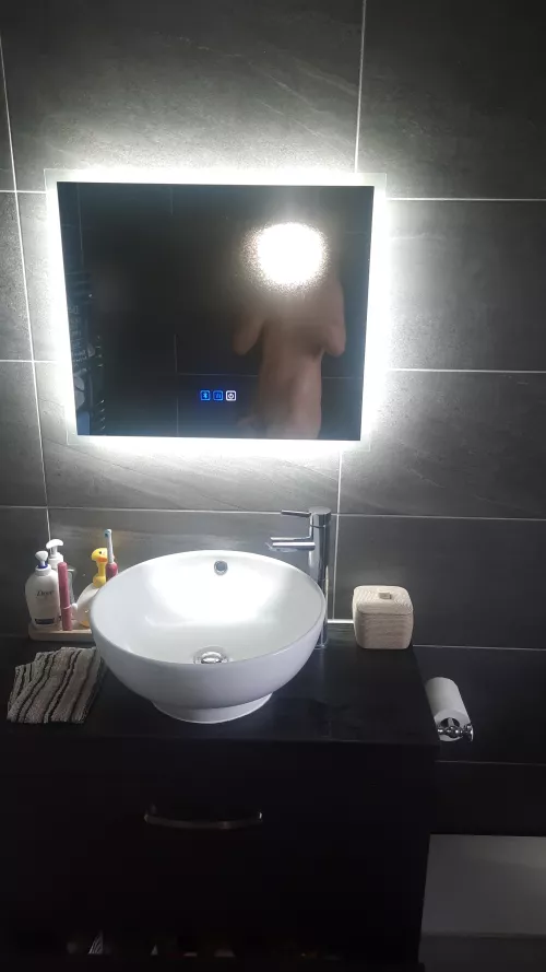 Just stepped out my shower. Its quite a cold morning but he's still looking large 😏 by averageschlongjohn