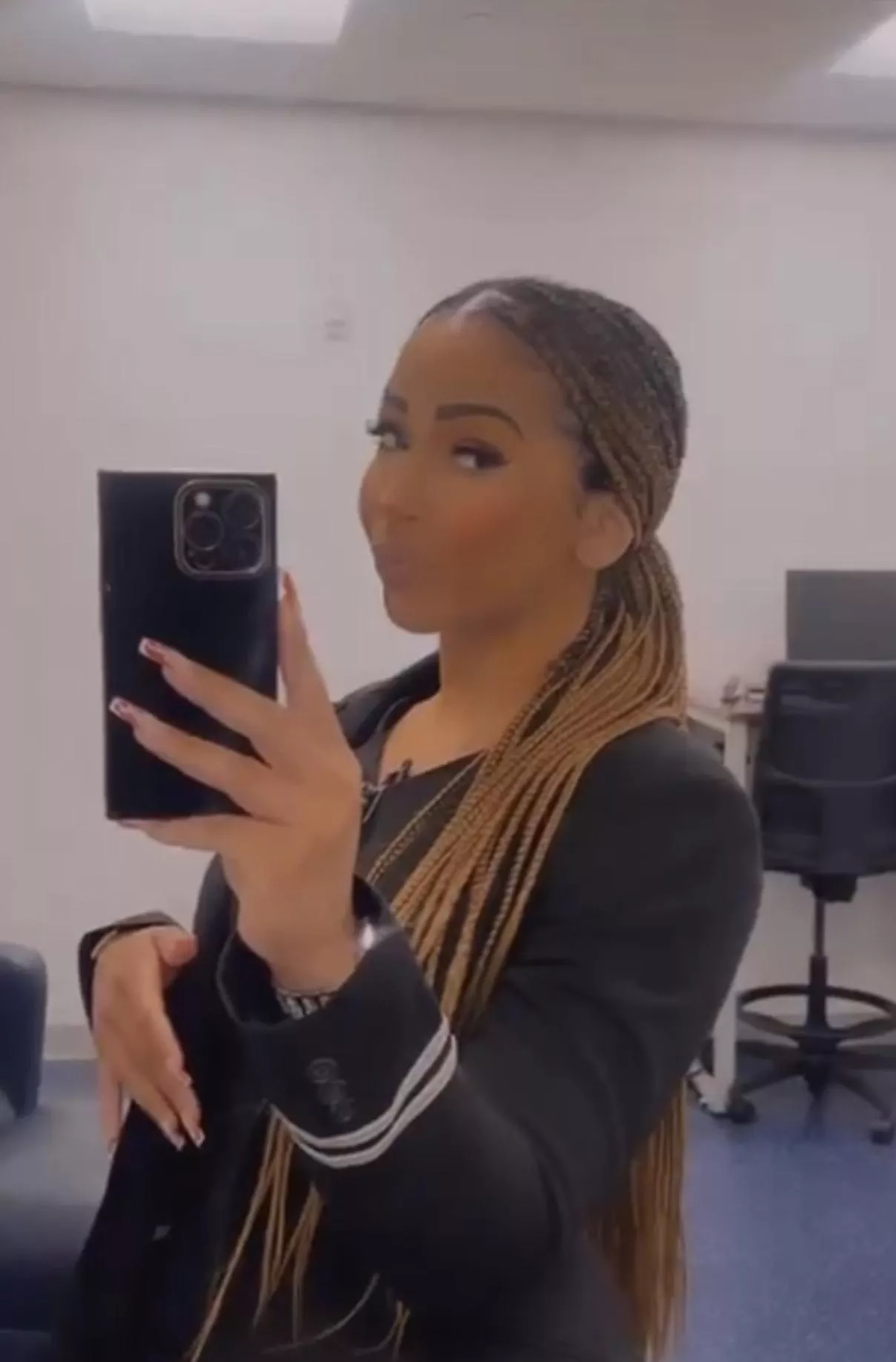 Leaving EWR posted by Messy-mk