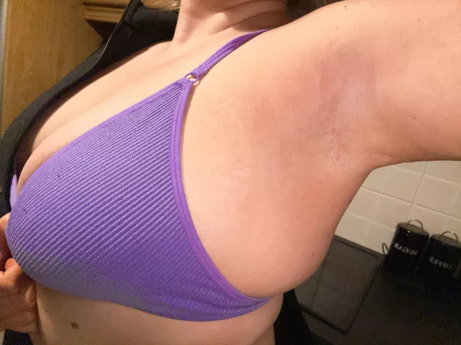 Lick or sniff 👅 👃 by Missdemidee1